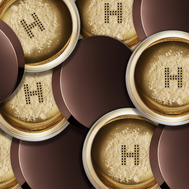 Hourglass Veil™ Translucent Setting Powder thumbnail 3